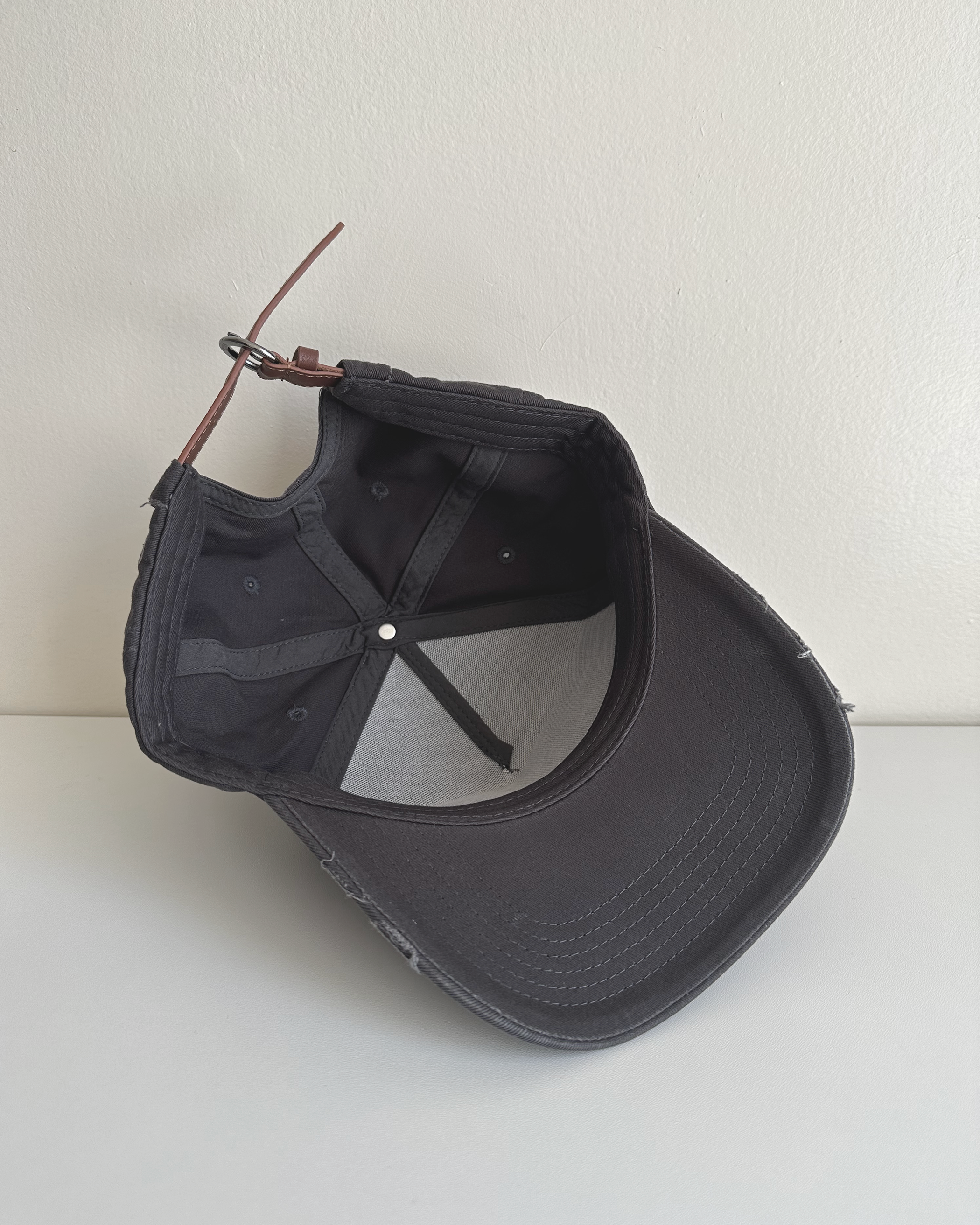 5 panel vintage hat Black